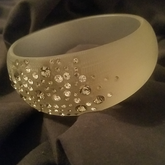 Frosted Grey Lucite Rhinestone Bangle - Picture 4 of 6